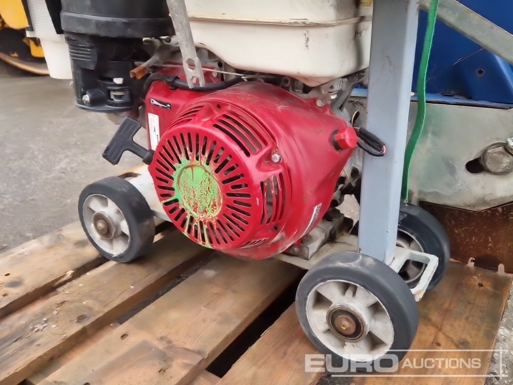 Walk Behind Asphalt Saw - Travaux routiers: photos 5 Walk Behind Asphalt Saw - Travaux routiers: photos 5