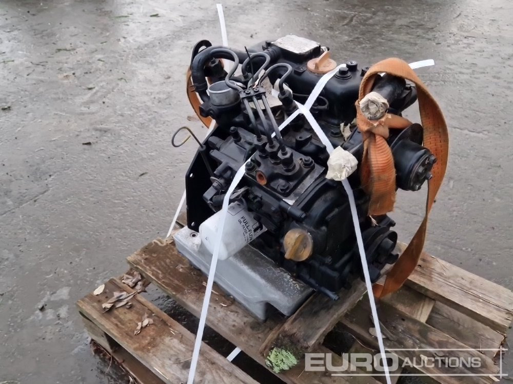 Yanmar 3TNE 3 Cylinder Diesel Engine - Moteur: photos 2 Yanmar 3TNE 3 Cylinder Diesel Engine - Moteur: photos 2
