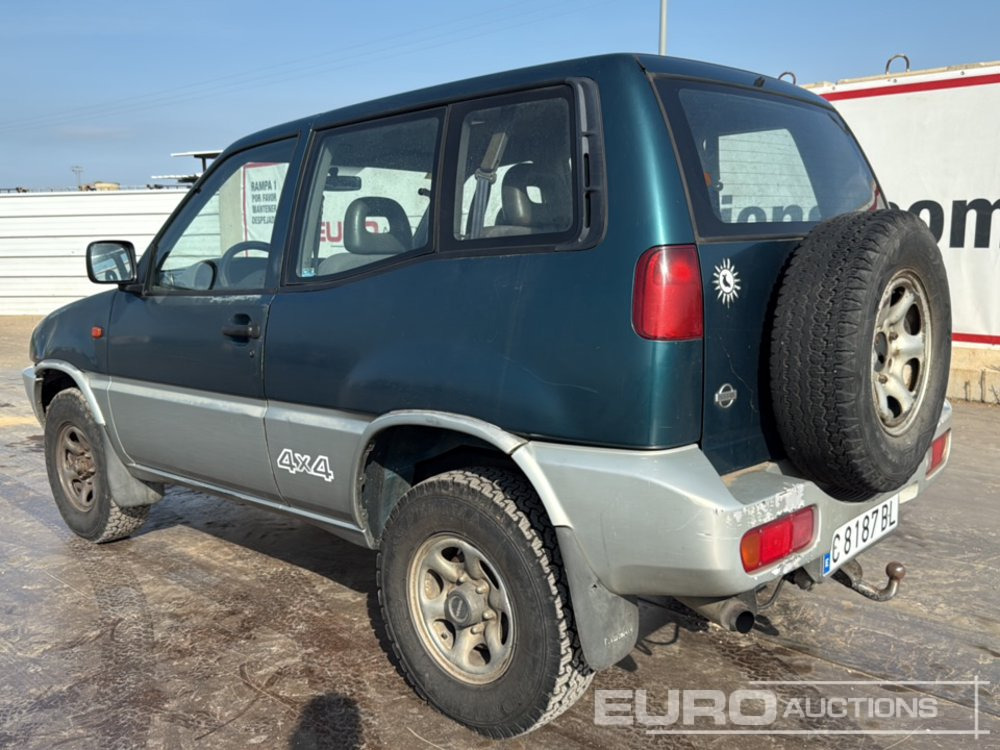 1995 Nissan Terrano II - SUV: photos 3 1995 Nissan Terrano II - SUV: photos 3