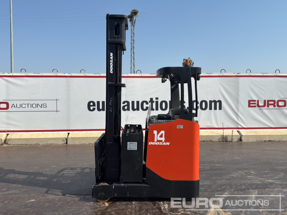 2012 Doosan BR14JW-7 - Chariot élévateur: photos 2 2012 Doosan BR14JW-7 - Chariot élévateur: photos 2