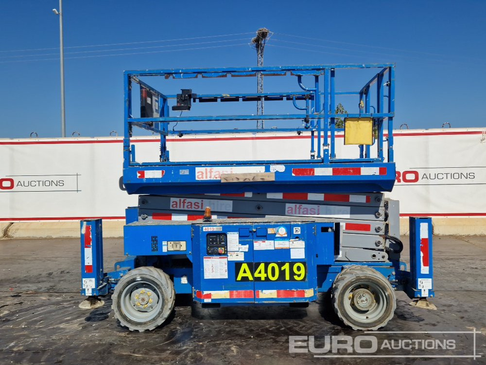 2012 Genie GS4069RT - Nacelle: photos 2 2012 Genie GS4069RT - Nacelle: photos 2