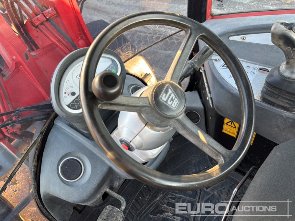 Chargeuse sur pneus 2013 JCB 406 B: photos 29