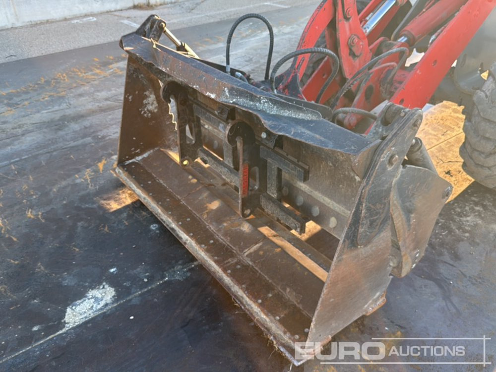 Chargeuse sur pneus 2013 JCB 406 B: photos 16