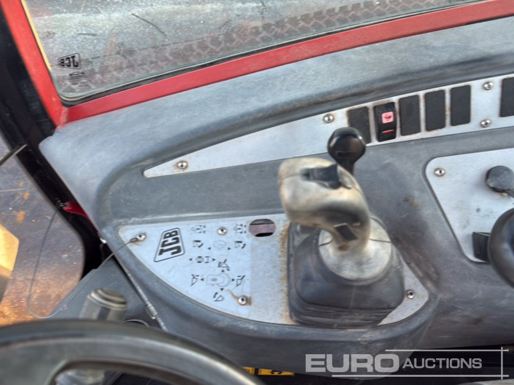 Chargeuse sur pneus 2013 JCB 406 B: photos 28
