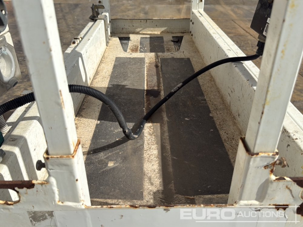 Nacelle ciseaux 2014 Haulotte Optimum 8: photos 15 Nacelle ciseaux 2014 Haulotte Optimum 8: photos 15