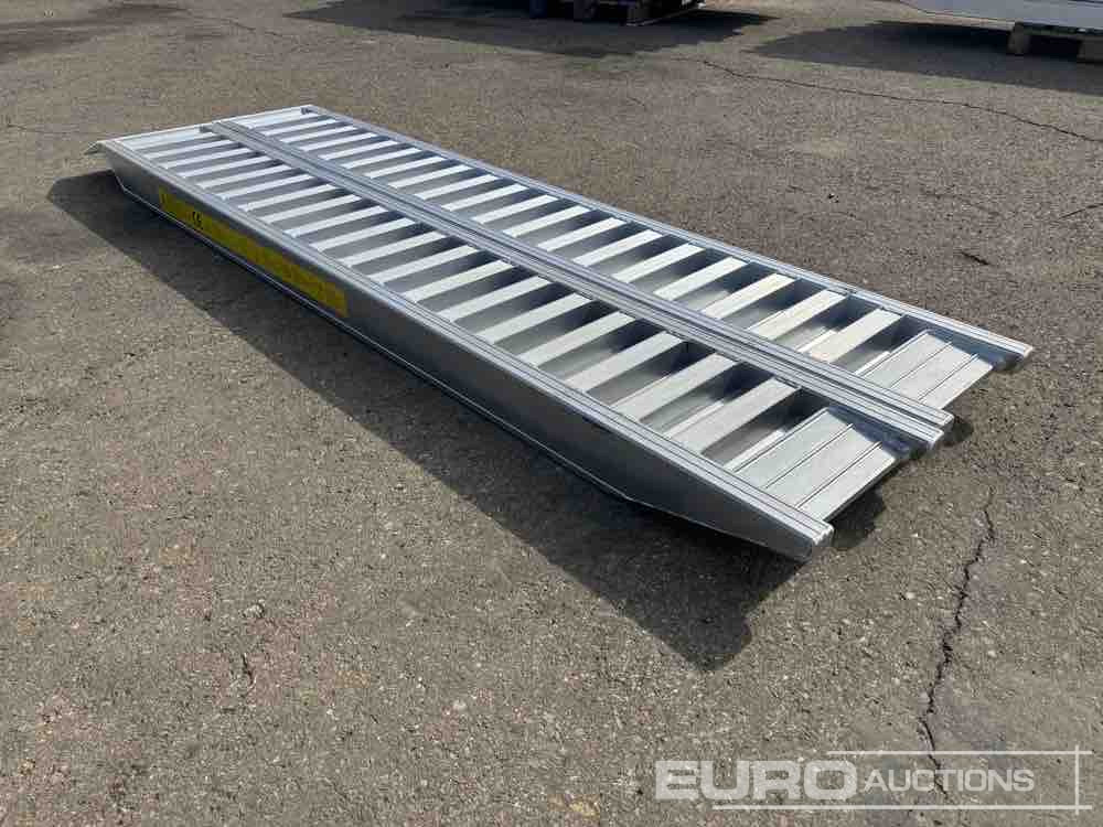 Matériel de chantier Aluminium Ramp (2 of) (250cm Length, 6Ton Capacity): photos 7