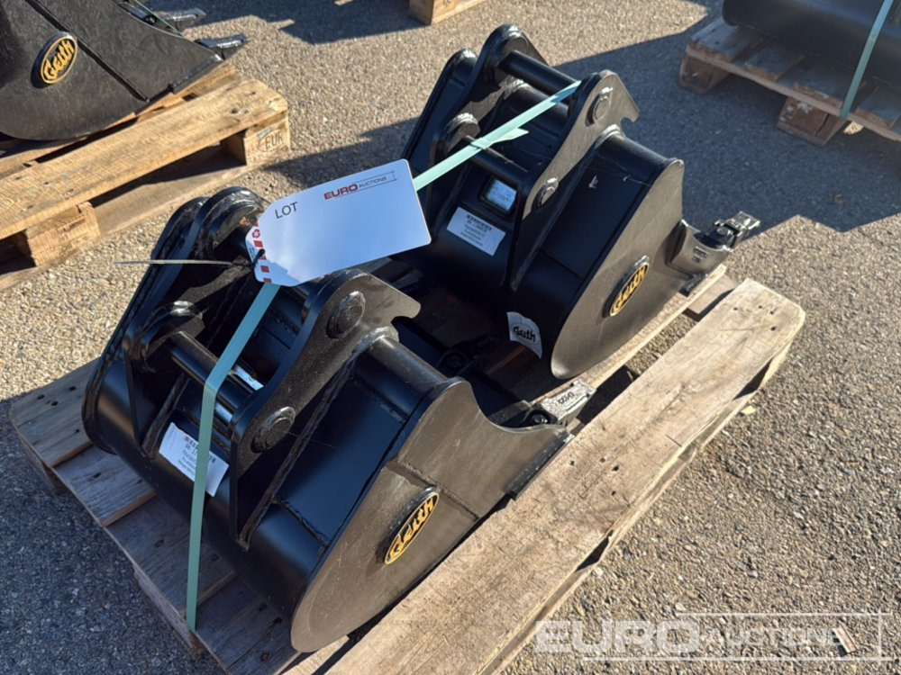 Geith Digging Bucket H03-0450-11404 to suit MCR1009 (S/N 1175045), Bucket H03-0450-11071 to Suit MCR1009 (S/N 1166016) - Godet: photos 1 Geith Digging Bucket H03-0450-11404 to suit MCR1009 (S/N 1175045), Bucket H03-0450-11071 to Suit MCR1009 (S/N 1166016) - Godet: photos 1