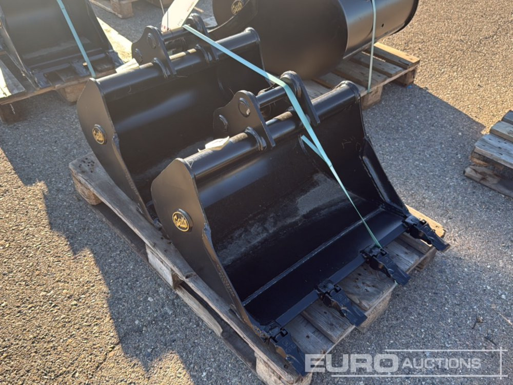 Geith Digging Bucket H03-0700-11702 to suit MCR1009 (S/Ns 1171864,1171865) (2 of) - Godet: photos 1 Geith Digging Bucket H03-0700-11702 to suit MCR1009 (S/Ns 1171864,1171865) (2 of) - Godet: photos 1