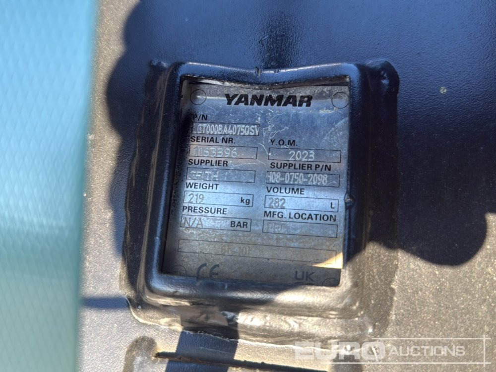 Geith Digging Bucket H04-0600 to suit QR40 (S/N 1091322), Bucket LGT000BA40750SV to suit 6-10 Ton Excavator (S/N 1163396) - Godet: photos 5 Geith Digging Bucket H04-0600 to suit QR40 (S/N 1091322), Bucket LGT000BA40750SV to suit 6-10 Ton Excavator (S/N 1163396) - Godet: photos 5