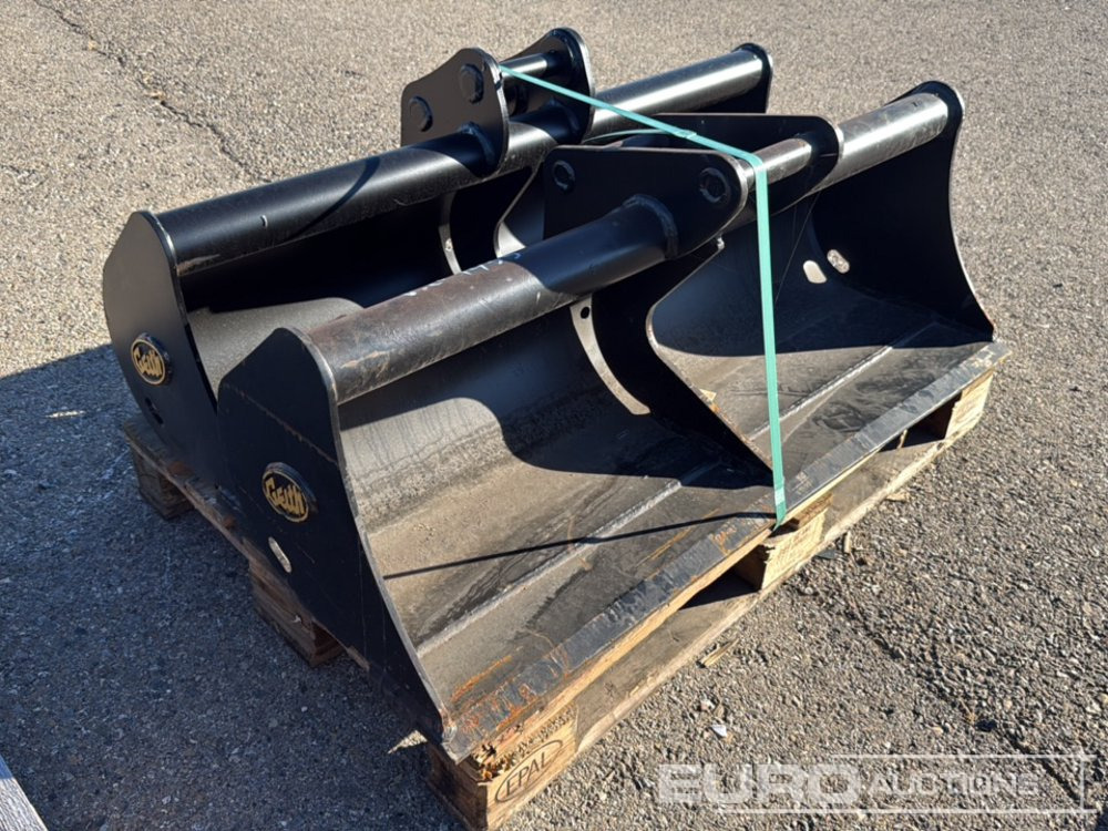 Geith G03R-1200-9199 to suit MCR1009 (S/N 1165973), Ditching Bucket G04-1200-311 to suit QR40 (S/N 1073314) - Godet: photos 1 Geith G03R-1200-9199 to suit MCR1009 (S/N 1165973), Ditching Bucket G04-1200-311 to suit QR40 (S/N 1073314) - Godet: photos 1