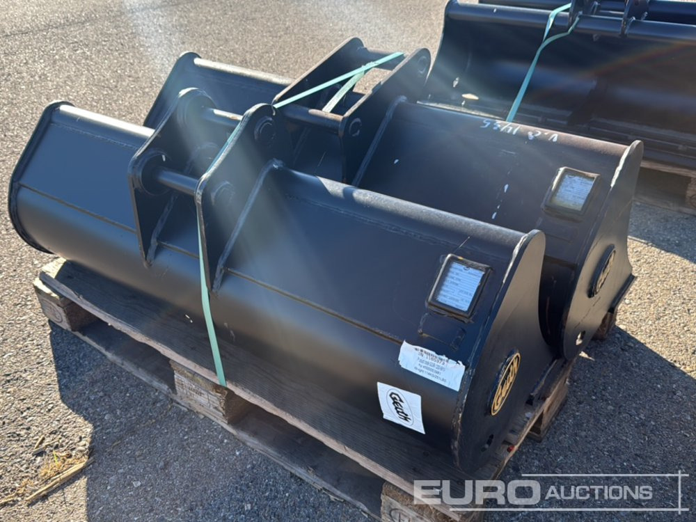 Geith G03R-1200-9199 to suit MCR1009 (S/N 1165973), Ditching Bucket G04-1200-311 to suit QR40 (S/N 1073314) - Godet: photos 4 Geith G03R-1200-9199 to suit MCR1009 (S/N 1165973), Ditching Bucket G04-1200-311 to suit QR40 (S/N 1073314) - Godet: photos 4