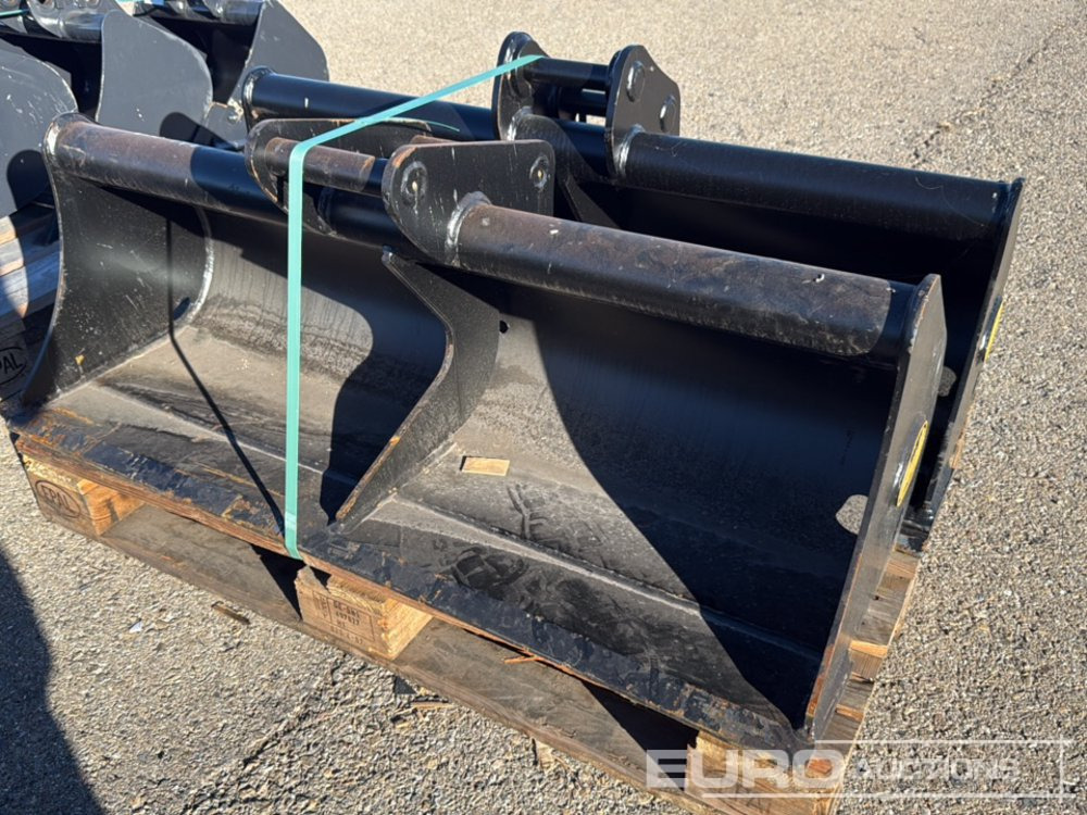 Geith G03R-1200-9199 to suit MCR1009 (S/N 1165973), Ditching Bucket G04-1200-311 to suit QR40 (S/N 1073314) - Godet: photos 2 Geith G03R-1200-9199 to suit MCR1009 (S/N 1165973), Ditching Bucket G04-1200-311 to suit QR40 (S/N 1073314) - Godet: photos 2