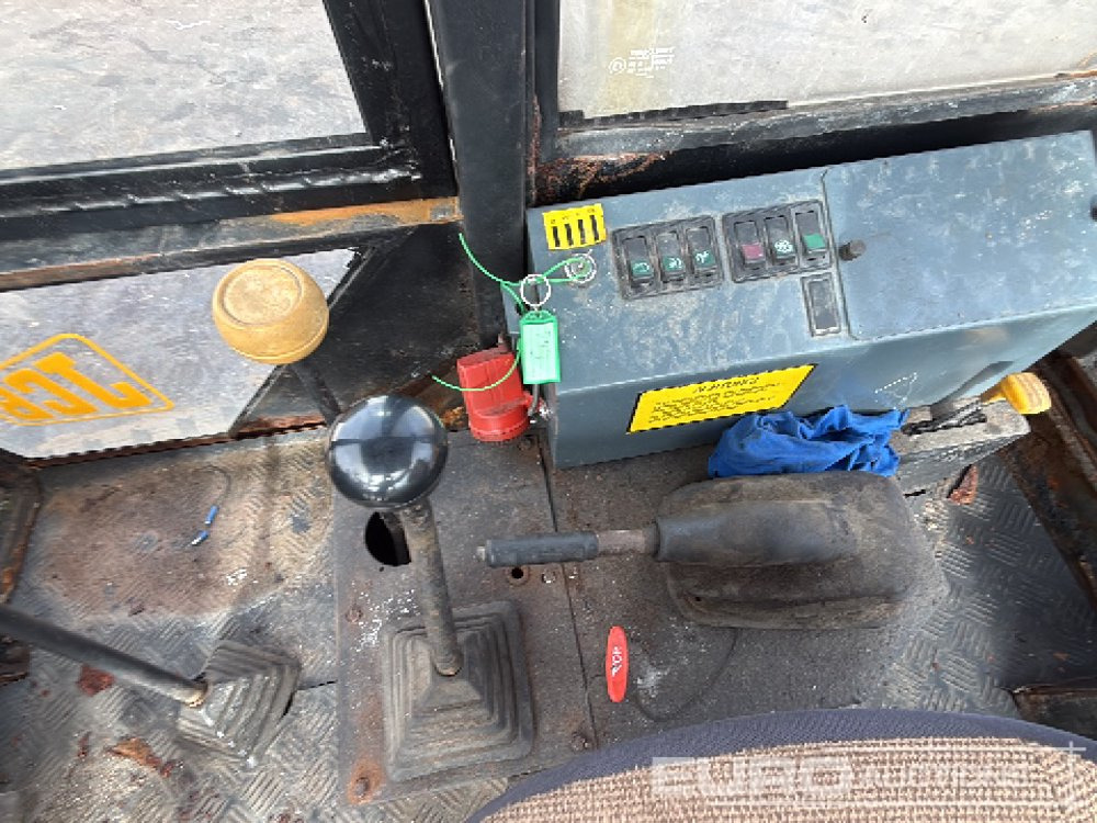 Tractopelle JCB 2CX: photos 21 Tractopelle JCB 2CX: photos 21