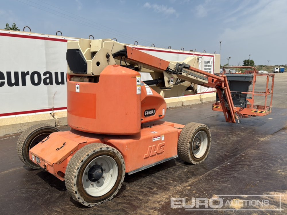 JLG E450AJ - Nacelle: photos 1 JLG E450AJ - Nacelle: photos 1