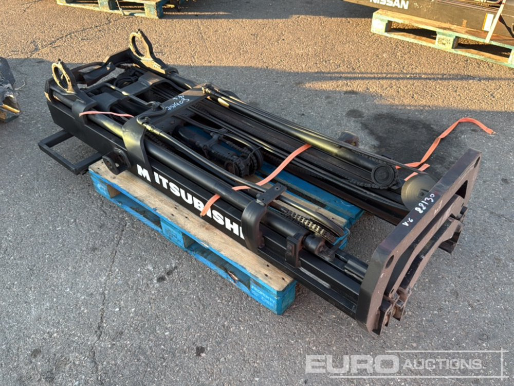 Mitsibishi 3 Stage Mast Lift to suit Forklift - Matériel de chantier: photos 2 Mitsibishi 3 Stage Mast Lift to suit Forklift - Matériel de chantier: photos 2
