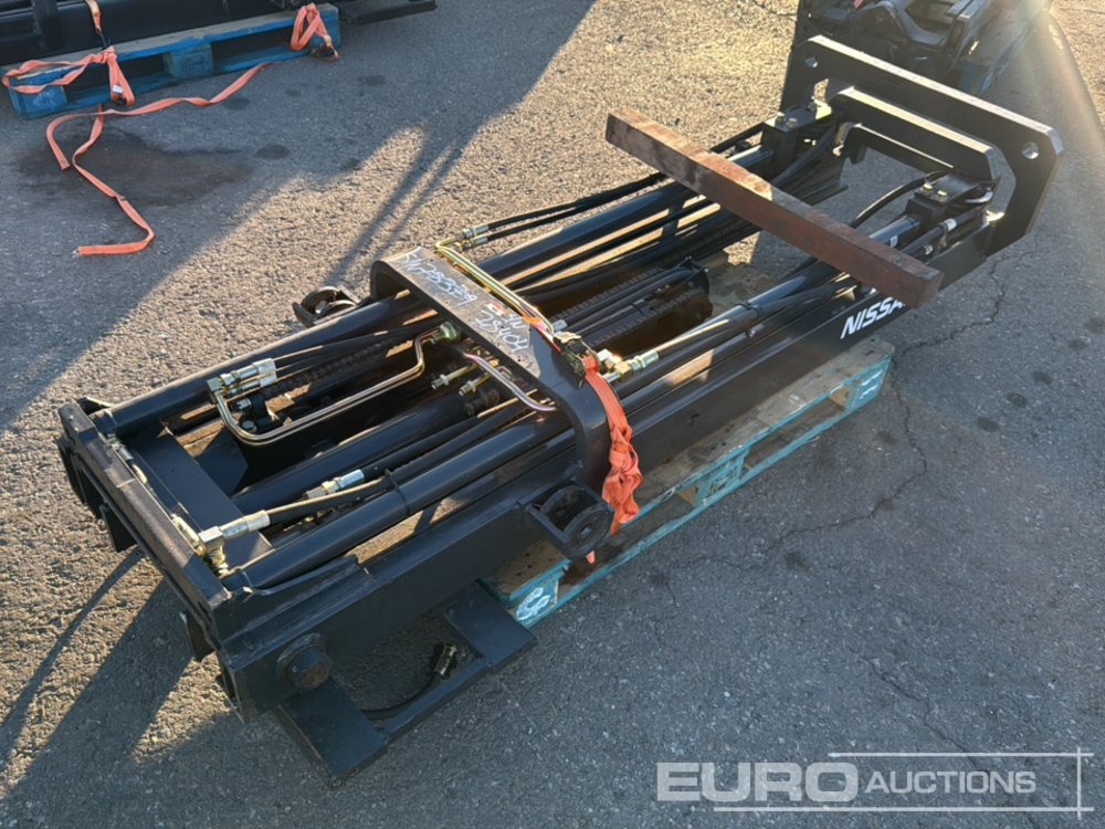 Nissan 3 Stage Mast Lift to suit Forklift - Matériel de chantier: photos 3 Nissan 3 Stage Mast Lift to suit Forklift - Matériel de chantier: photos 3