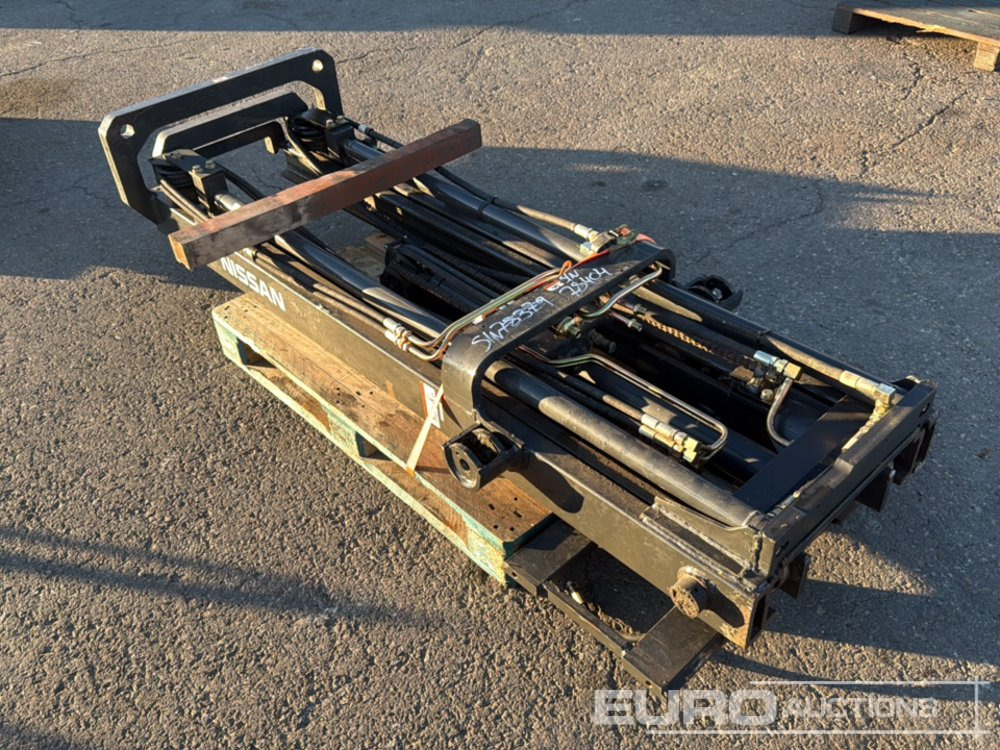Nissan 3 Stage Mast Lift to suit Forklift - Matériel de chantier: photos 2 Nissan 3 Stage Mast Lift to suit Forklift - Matériel de chantier: photos 2