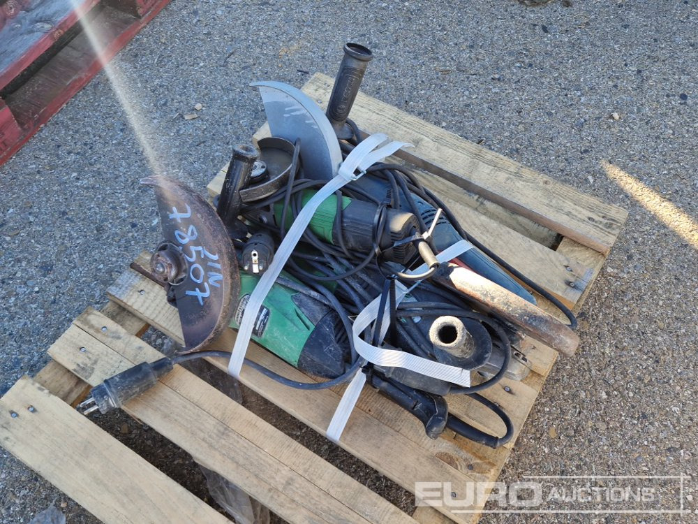 Pallet of Angle Grinder (4 of) - Matériel de chantier: photos 1 Pallet of Angle Grinder (4 of) - Matériel de chantier: photos 1