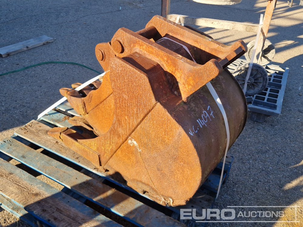 Pallet of Digging Buckets (3 of) - Matériel de chantier: photos 2 Pallet of Digging Buckets (3 of) - Matériel de chantier: photos 2