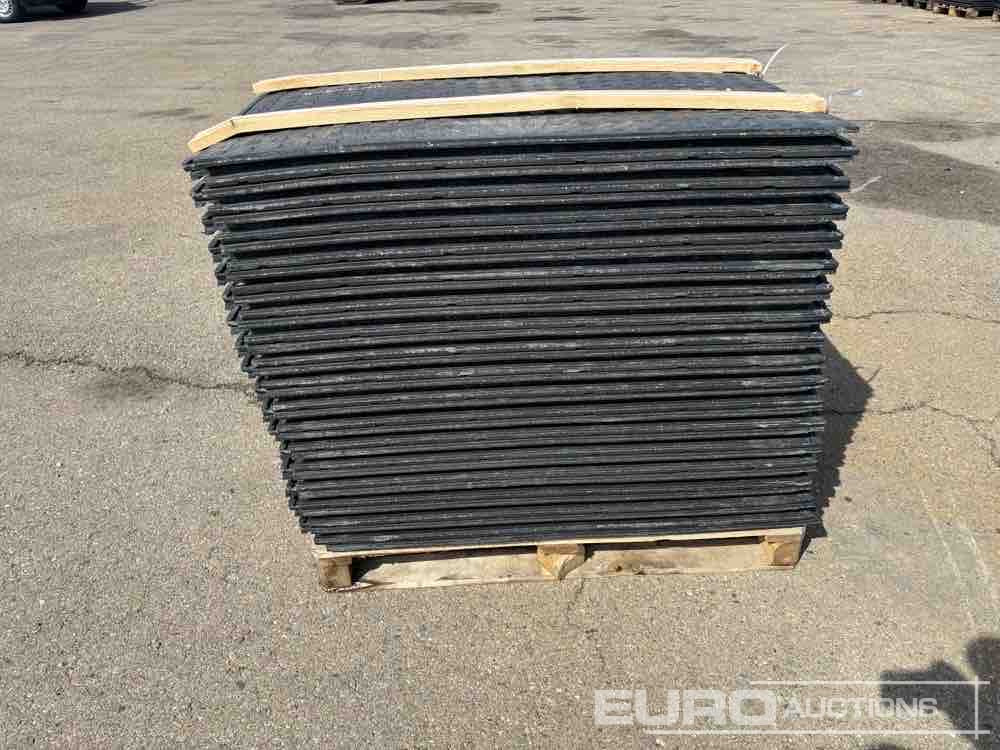 Matériel de chantier Pallet of Plastic Connectable Road Plates, 1200x800x28mm, 22kg per Plate (35 of) Moved to OCT 25: photos 6