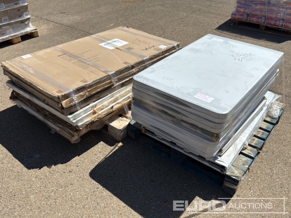 Pallet of Tables (14 of) - Outil/ Équipement: photos 4 Pallet of Tables (14 of) - Outil/ Équipement: photos 4