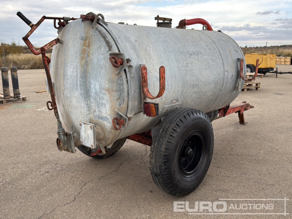 Single Axle Sprayer Tank - Matériel de chantier: photos 1 Single Axle Sprayer Tank - Matériel de chantier: photos 1