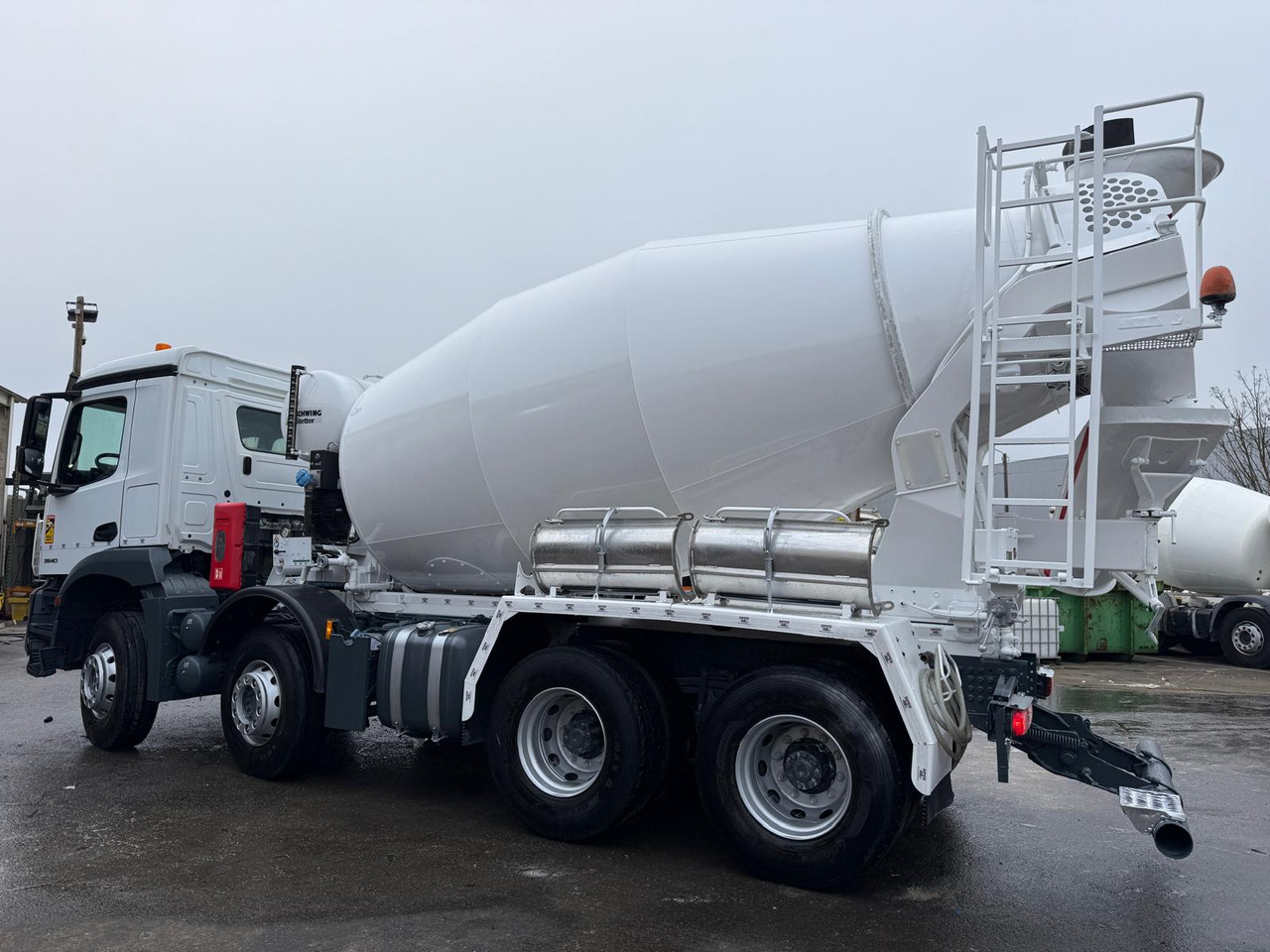 Camion béton Mercedes-Benz Arocs 3540 GN-503-MN - Camion malaxeur: photos 4 Camion béton Mercedes-Benz Arocs 3540 GN-503-MN - Camion malaxeur: photos 4