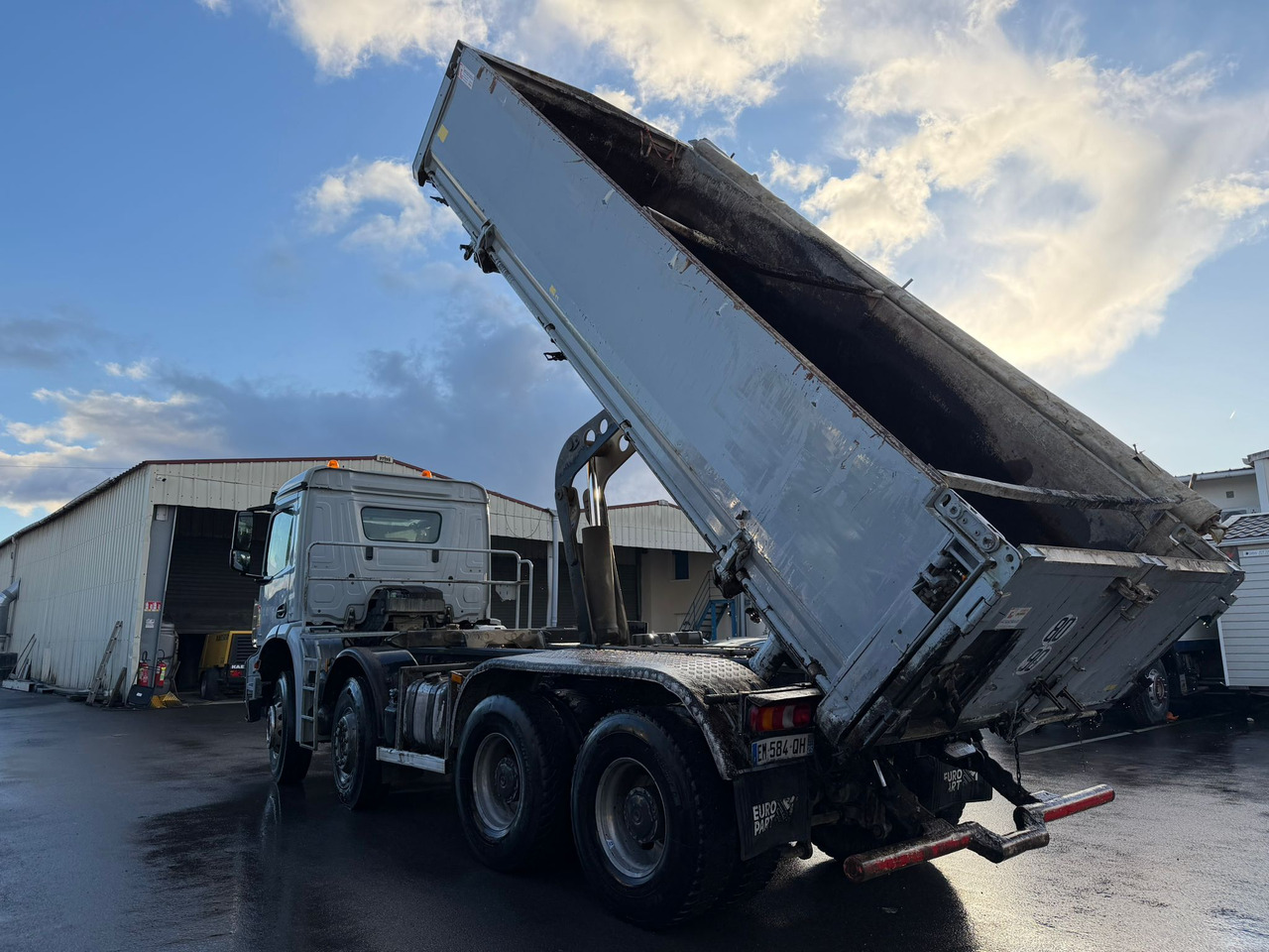 Camion benne Camion porteur bi-benne EM-584-QH: photos 8 Camion benne Camion porteur bi-benne EM-584-QH: photos 8