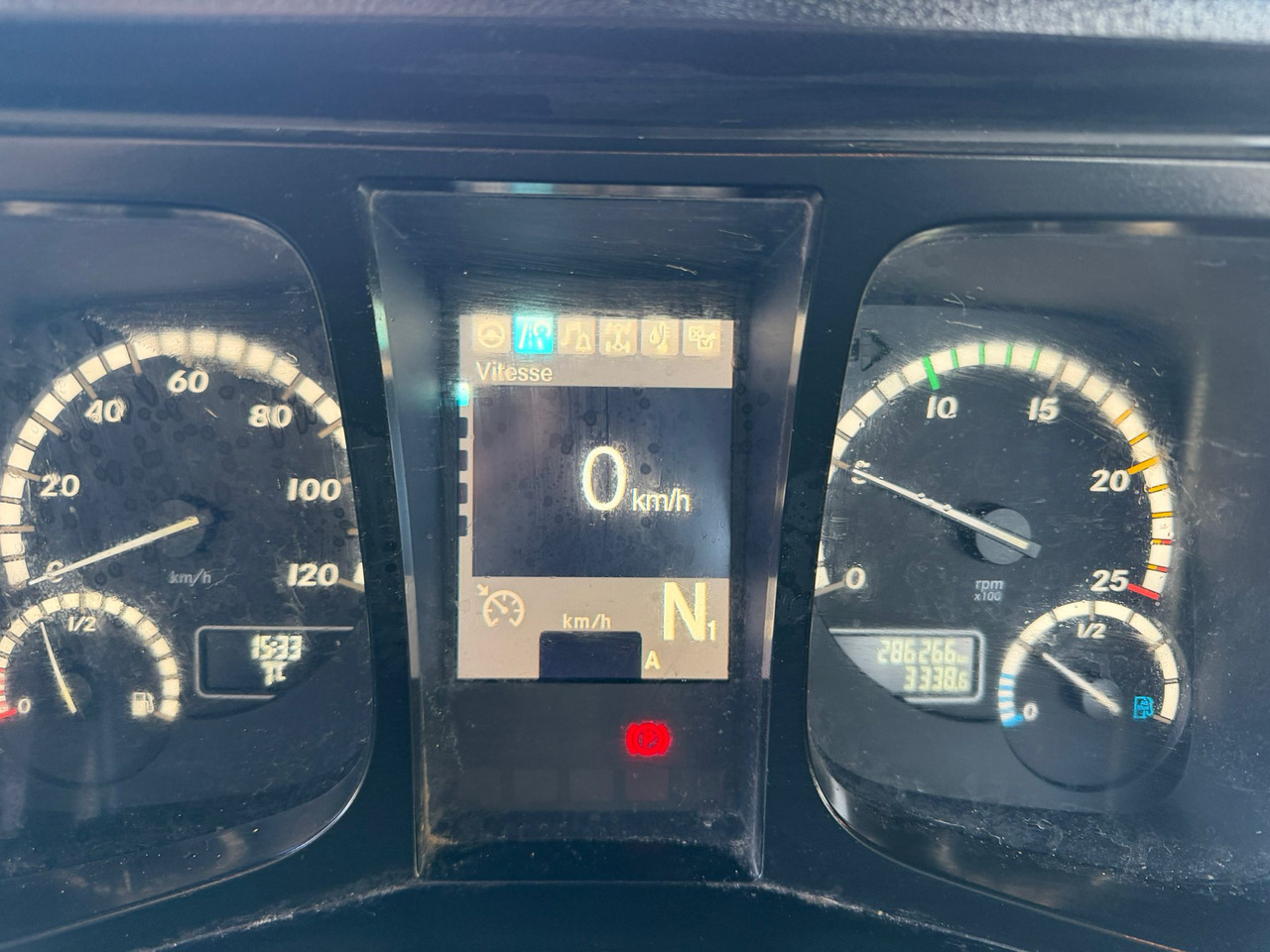 Camion benne Camion porteur bi-benne EM-584-QH: photos 18 Camion benne Camion porteur bi-benne EM-584-QH: photos 18