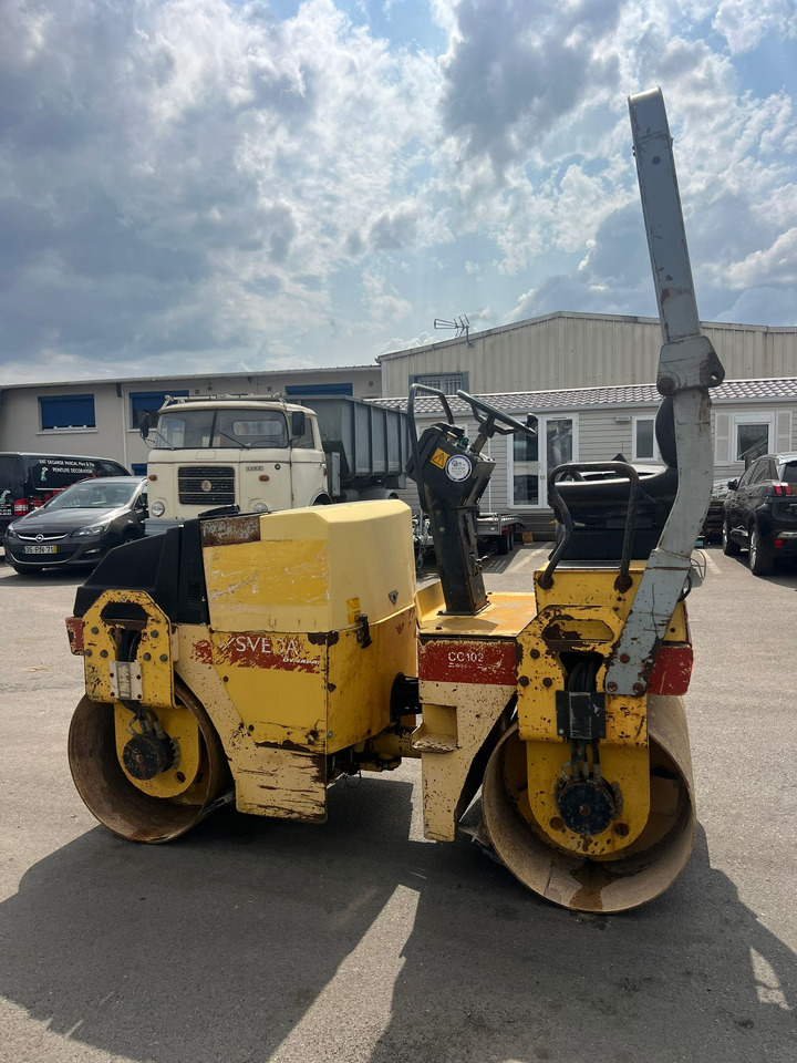 DYNAPAC CC102 - Compacteur à pieds de mouton/ Monocylindre: photos 2 DYNAPAC CC102 - Compacteur à pieds de mouton/ Monocylindre: photos 2