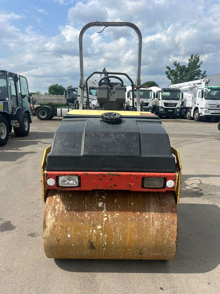 DYNAPAC CC102 - Compacteur à pieds de mouton/ Monocylindre: photos 4 DYNAPAC CC102 - Compacteur à pieds de mouton/ Monocylindre: photos 4