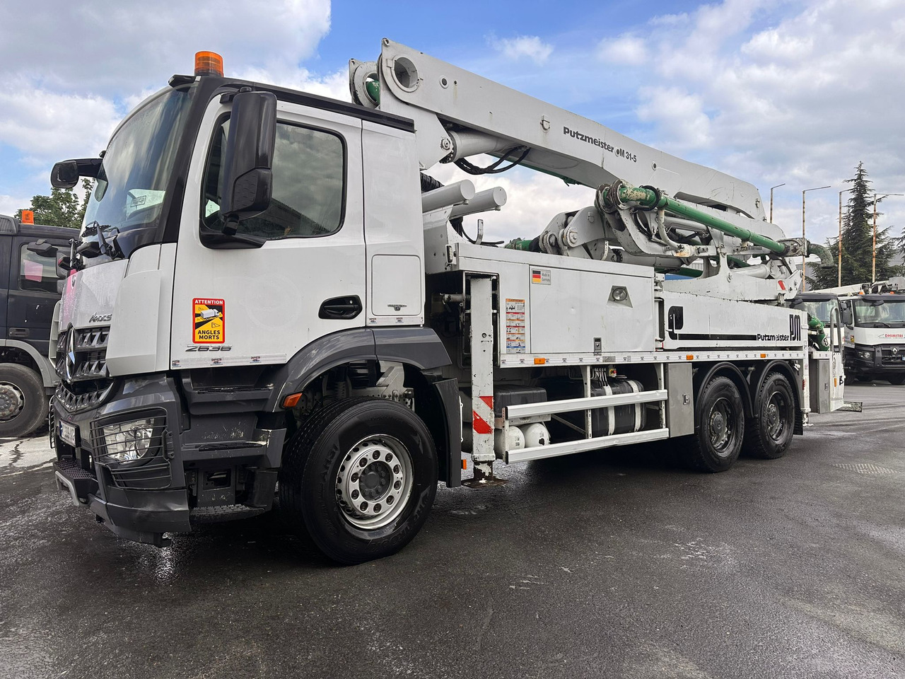Pompe à béton PUTZ 31m avec cabine Mercedes-Benz Arocs 2636 DZ-389-XG Année 2016 - Camion pompe: photos 2 Pompe à béton PUTZ 31m avec cabine Mercedes-Benz Arocs 2636 DZ-389-XG Année 2016 - Camion pompe: photos 2