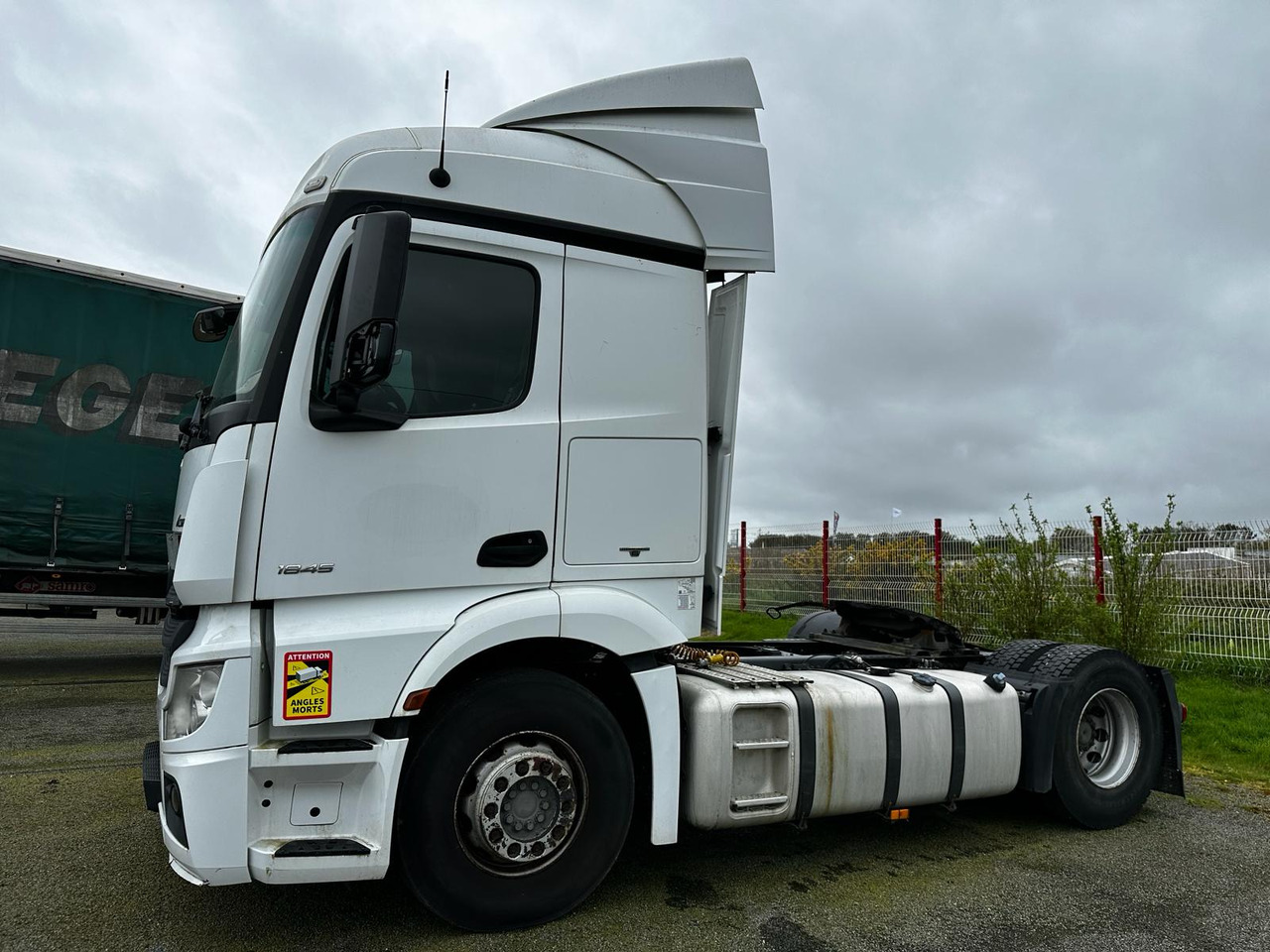 Tracteur routier Mercedes-Benz Actros 1845 DP-625-GR - Tracteur routier: photos 3 Tracteur routier Mercedes-Benz Actros 1845 DP-625-GR - Tracteur routier: photos 3