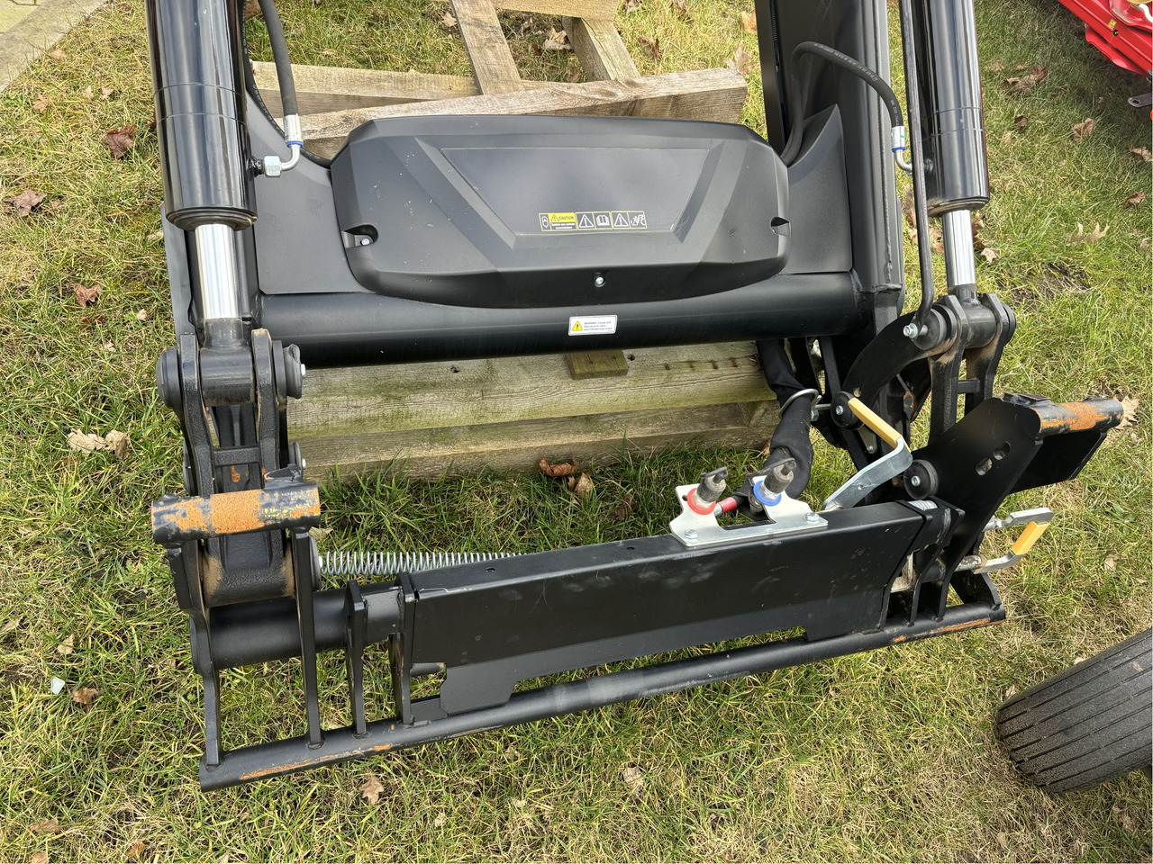 Alö Frontlader G5L Valtra - Chargeur frontal pour tracteur: photos 4 Alö Frontlader G5L Valtra - Chargeur frontal pour tracteur: photos 4