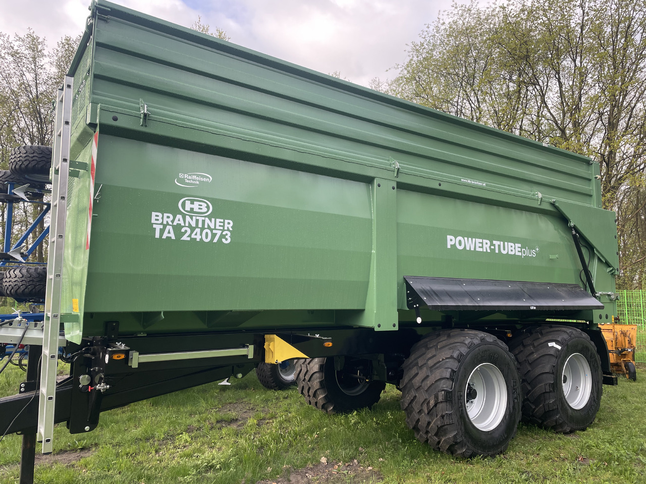 Brantner TA 24073/2 POWER-TUBE - Benne agricole: photos 1 Brantner TA 24073/2 POWER-TUBE - Benne agricole: photos 1