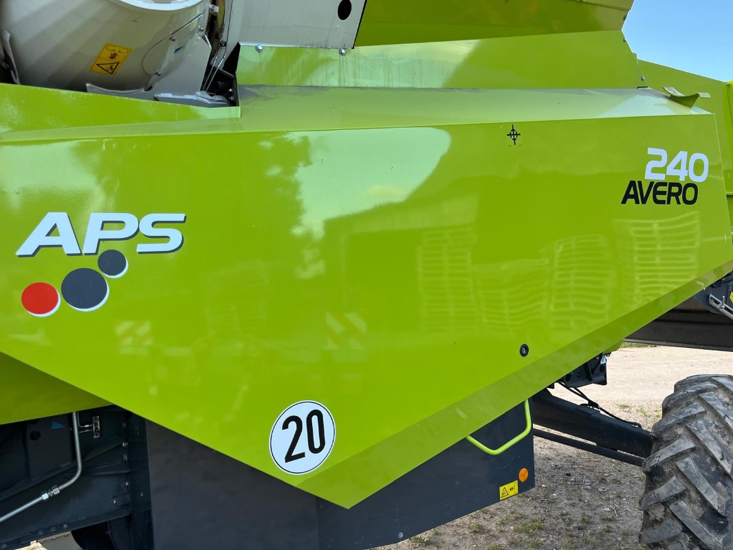 CLAAS Avero 240 - Moissonneuse-batteuse: photos 2 CLAAS Avero 240 - Moissonneuse-batteuse: photos 2