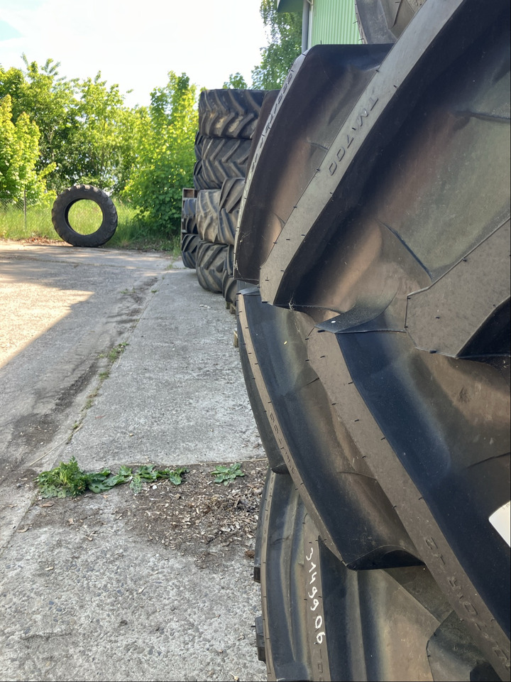 Fendt 580/70R42 u. 540/65R30 - Pneus et jantes: photos 3 Fendt 580/70R42 u. 540/65R30 - Pneus et jantes: photos 3