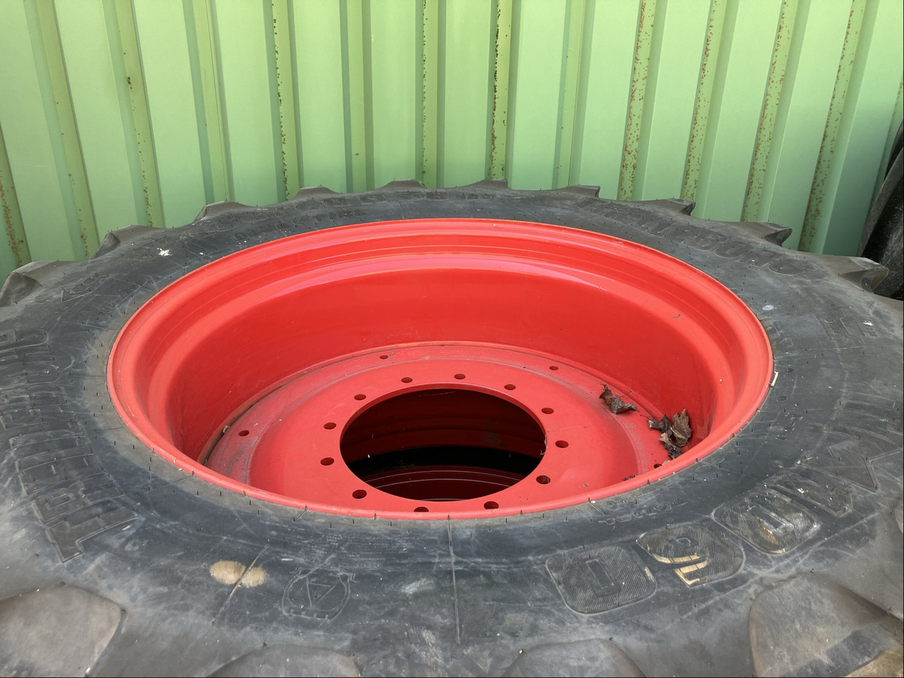 Fendt 650/60R38 750/70R44 - Pneus et jantes: photos 3 Fendt 650/60R38 750/70R44 - Pneus et jantes: photos 3