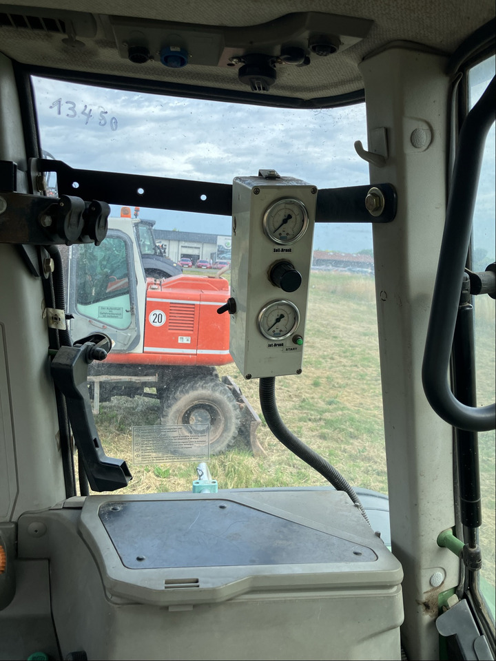 Fendt 718 Com3 Vario TMS - Tracteur agricole: photos 2 Fendt 718 Com3 Vario TMS - Tracteur agricole: photos 2
