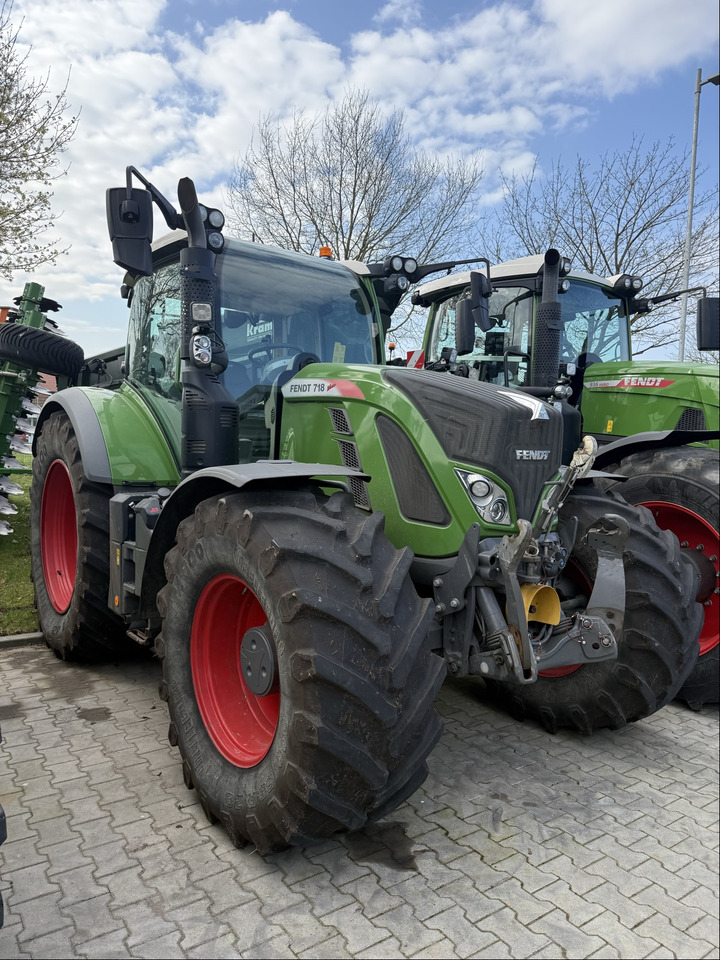 Fendt 718 Vario S4 ProfiPlus - Tracteur agricole: photos 1 Fendt 718 Vario S4 ProfiPlus - Tracteur agricole: photos 1