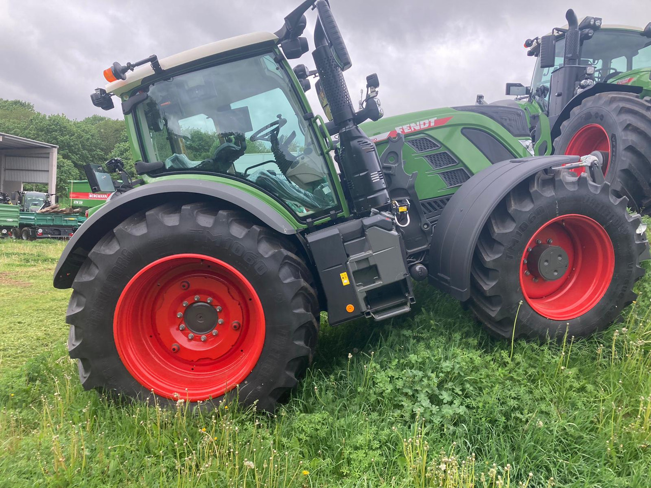 Fendt 724 Vario Gen6 Profi Setting2 - Tracteur agricole: photos 1 Fendt 724 Vario Gen6 Profi Setting2 - Tracteur agricole: photos 1