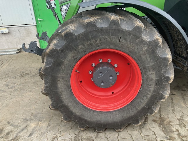 Tracteur agricole Fendt 724 Vario S4 Profi: photos 9 Tracteur agricole Fendt 724 Vario S4 Profi: photos 9