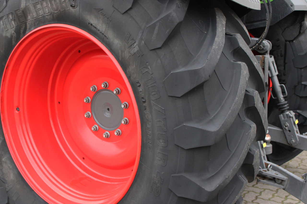 Tracteur agricole Fendt 726 Vario Gen7 Power Sett2: photos 8 Tracteur agricole Fendt 726 Vario Gen7 Power Sett2: photos 8