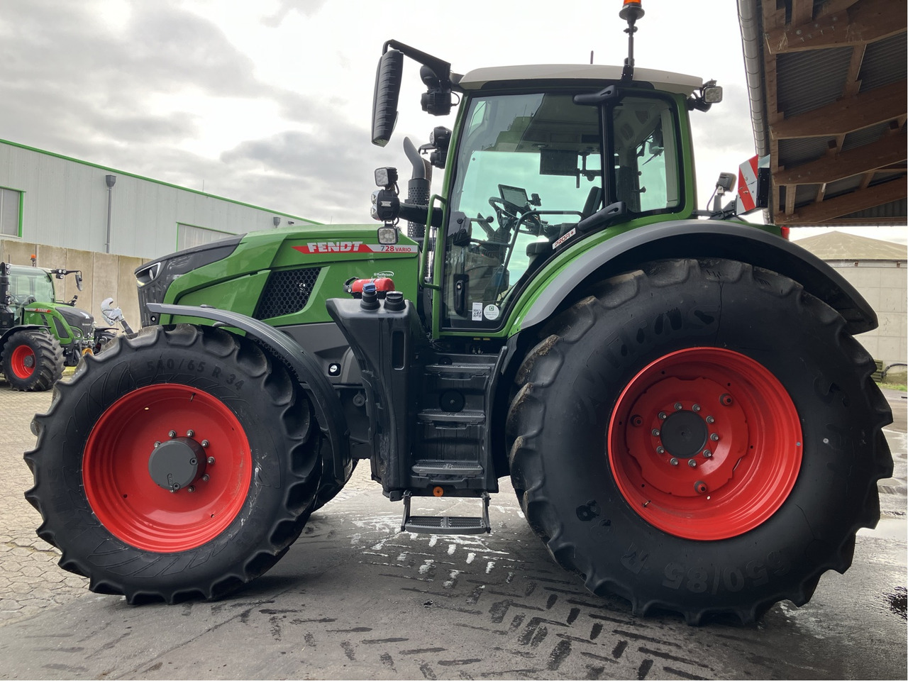 Fendt 728 Vario Gen7 - Tracteur agricole: photos 1 Fendt 728 Vario Gen7 - Tracteur agricole: photos 1