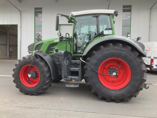 Fendt 824 Vario S4 Profi - Tracteur agricole: photos 1 Fendt 824 Vario S4 Profi - Tracteur agricole: photos 1