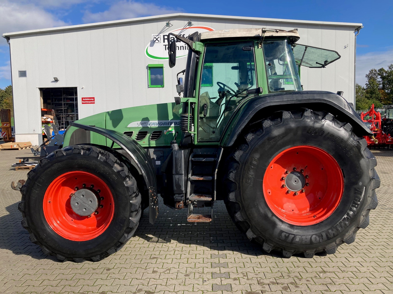 Fendt 924 Vario Favorit - Tracteur agricole: photos 1 Fendt 924 Vario Favorit - Tracteur agricole: photos 1