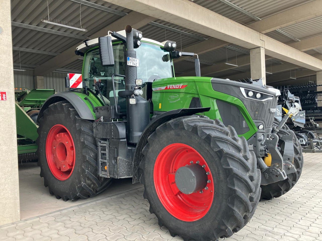 Fendt 942 Vario Gen7 Profi Setting2 - Tracteur agricole: photos 1 Fendt 942 Vario Gen7 Profi Setting2 - Tracteur agricole: photos 1