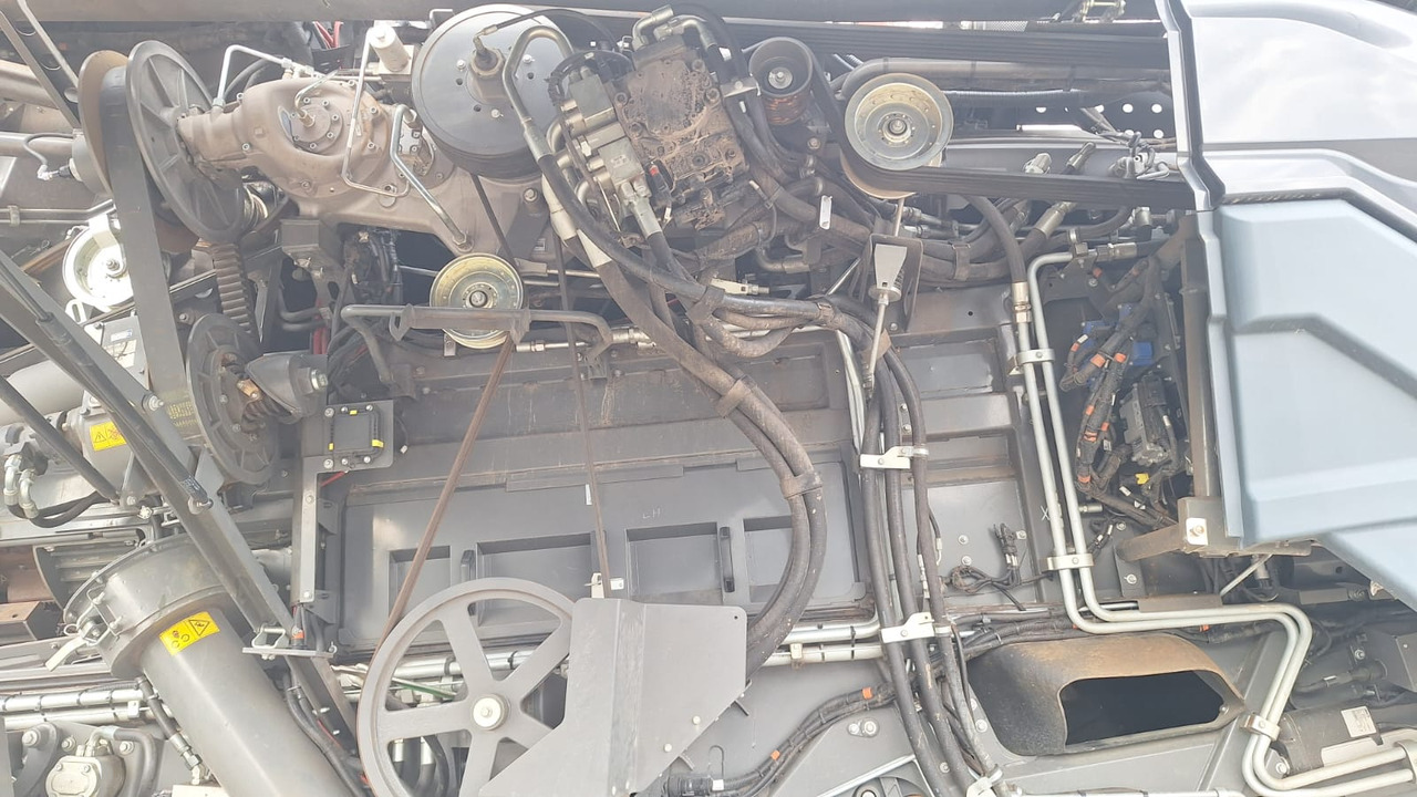 Fendt IDEAL 10T - Moissonneuse-batteuse: photos 4 Fendt IDEAL 10T - Moissonneuse-batteuse: photos 4