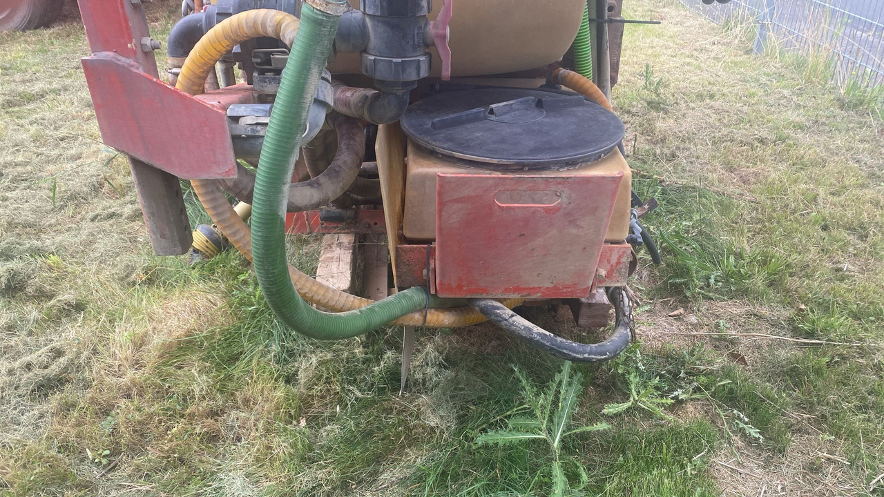 Jacoby Jacoby Eurosuper 1500l 20m - Pulvé porté: photos 2 Jacoby Jacoby Eurosuper 1500l 20m - Pulvé porté: photos 2