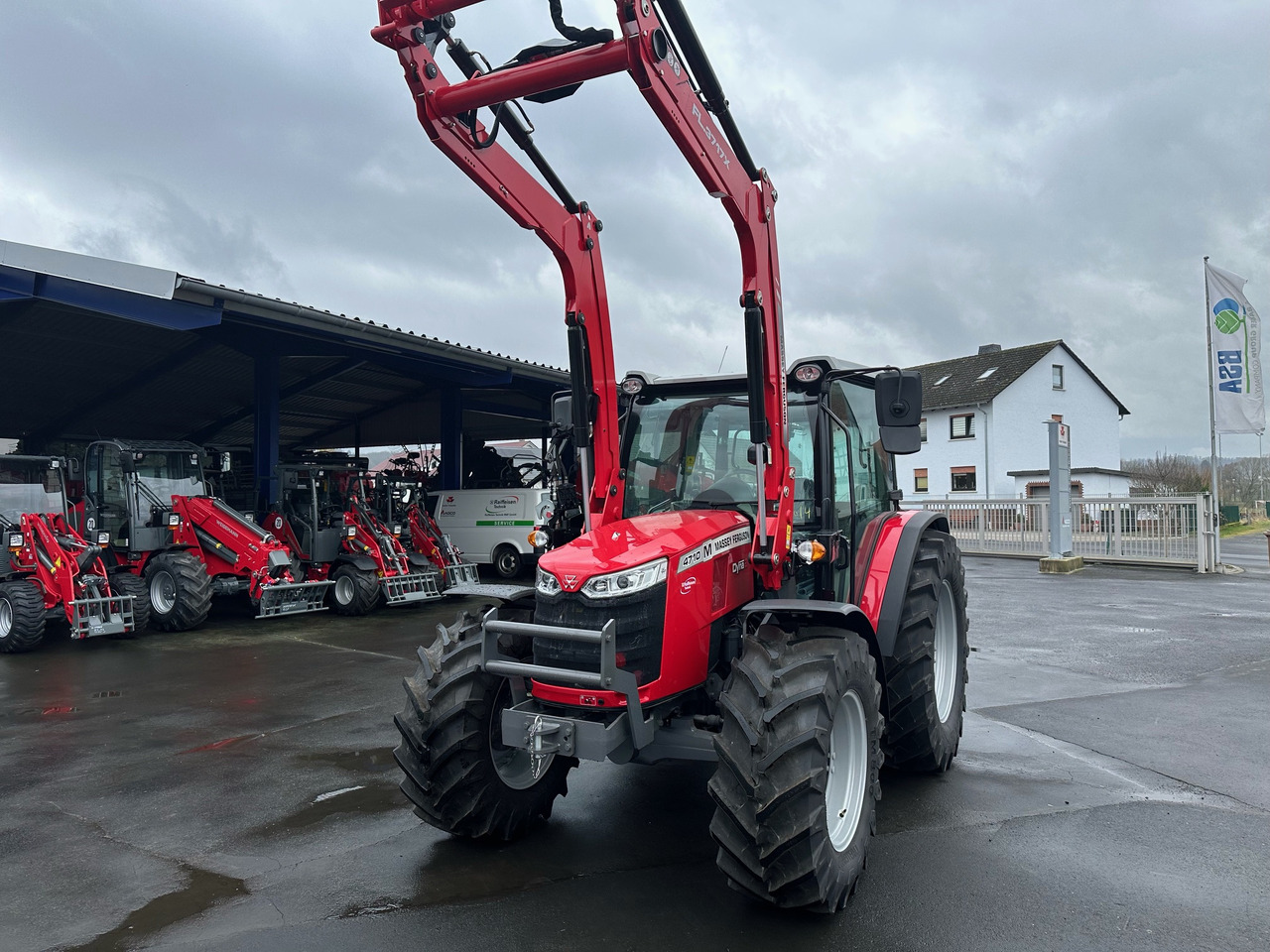 Massey Ferguson 4710 M Cab Essential Dyna 2 - Tracteur agricole: photos 4 Massey Ferguson 4710 M Cab Essential Dyna 2 - Tracteur agricole: photos 4
